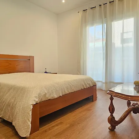 T3 Com Vista Mar A 500m Da Апартаменты